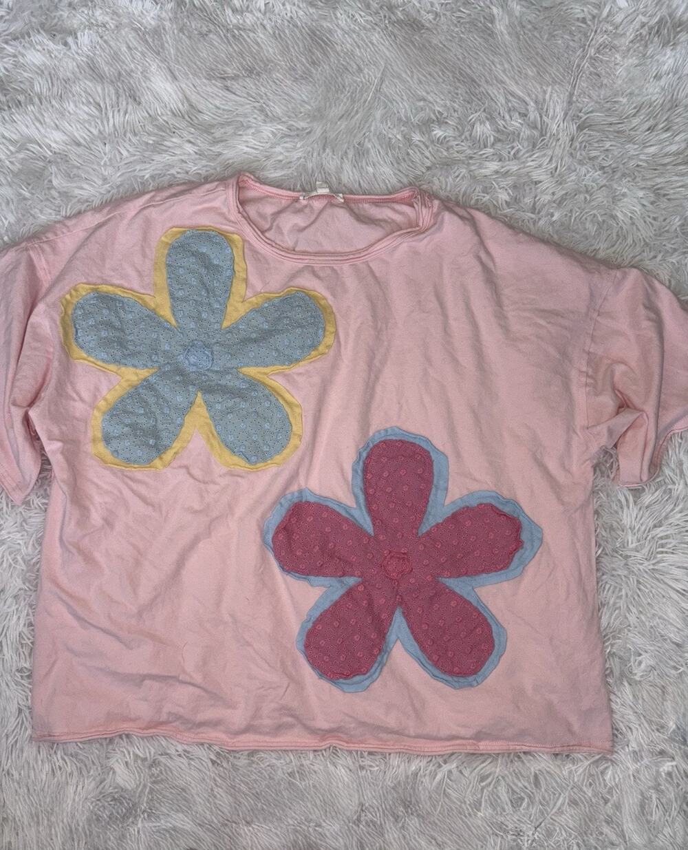 Sewn & Seen M Oversized Pink Floral Embroidered Tee. Exc. Qual & Cond. So Cute